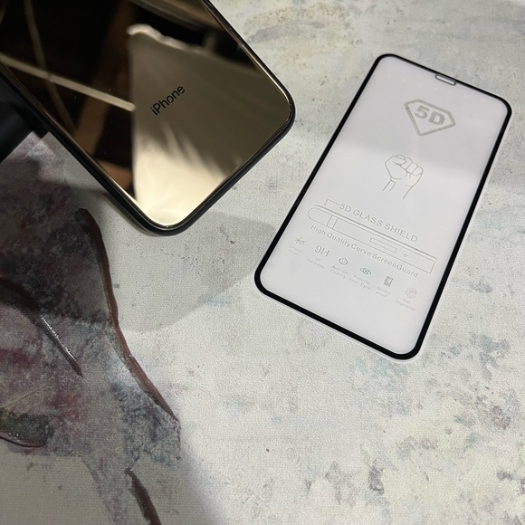 Apple iPhone XR Factory Unlocked 64 GB Black & Gold Mirror Back Glass - Picture 9 of 10